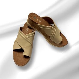 Bare Trap sandals NEW!